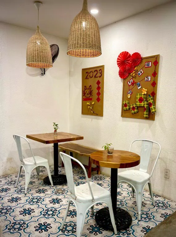 Dolphy Café