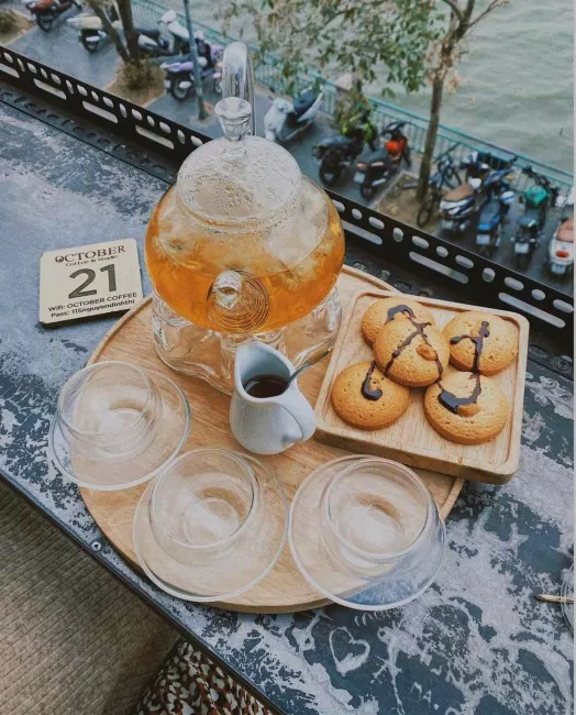 Cafe Tháng 10