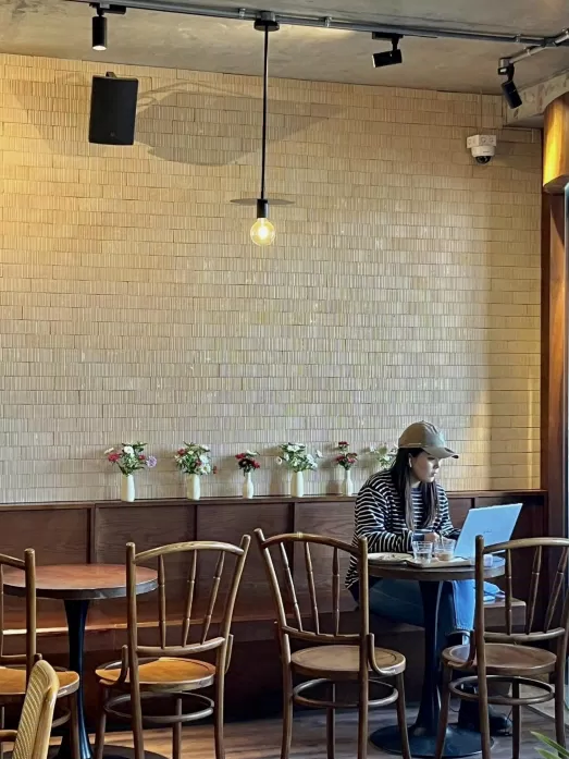 Bonjour Cafe
