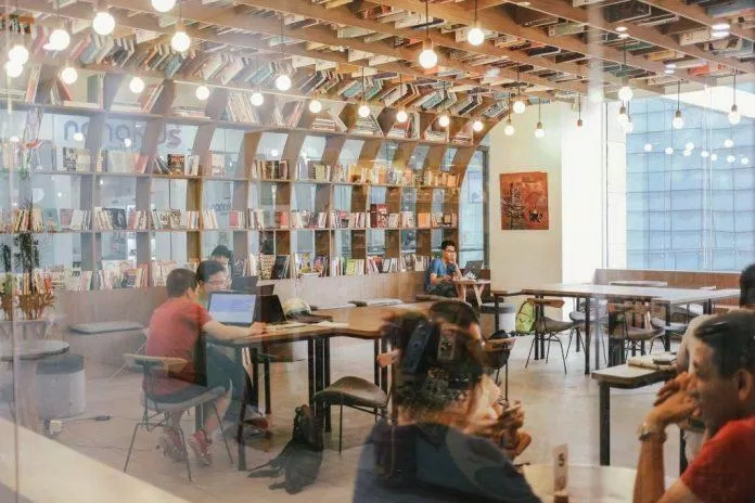 Không gian của Work Cafe cực kỳ hiện đại (Ảnh: Internet)
