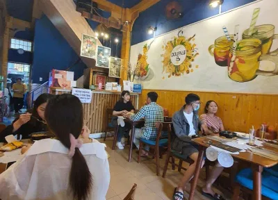 Không gian bên trong của quán. (Ảnh: Internet)