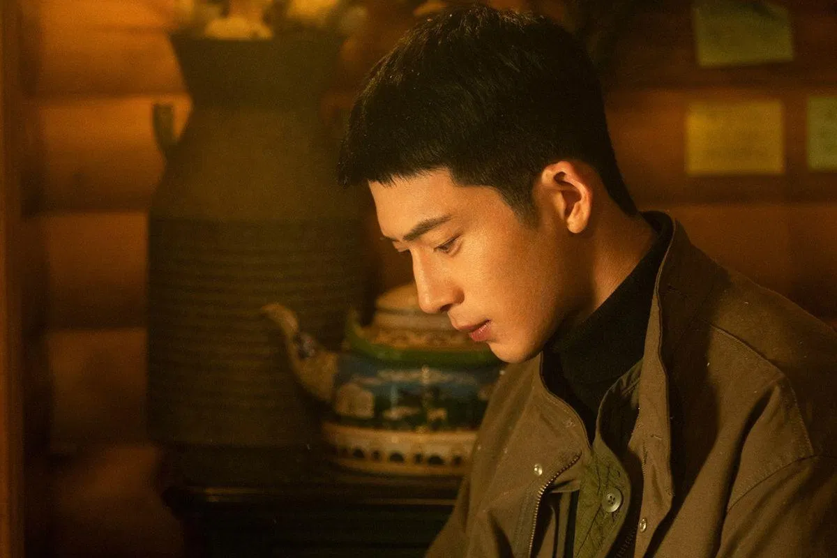 Lộ Viêm Thần sau 10 năm đã trở thành một cảnh sát ở vùng biên cương. Nguồn: iQIYI