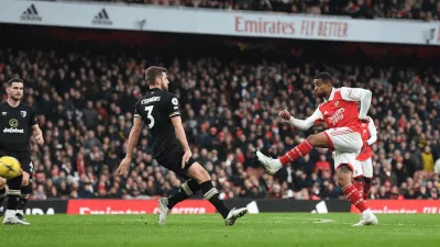 Reiss Nelson có pha ra chân cực nhanh ấn định tỉ số cho Arsenal ở những giây cuối cùng của hiệp đấu (Ảnh: Internet) Reiss Nelson có pha ra chân cực nhanh ấn định tỉ số cho Arsenal ở những giây cuối cùng của hiệp đấu (Ảnh: Internet)