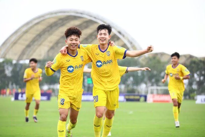 U17 SLNA 4-0 U17 Hà Nội (Ảnh: Internet) U17 SLNA 4-0 U17 Hà Nội (Ảnh: Internet)