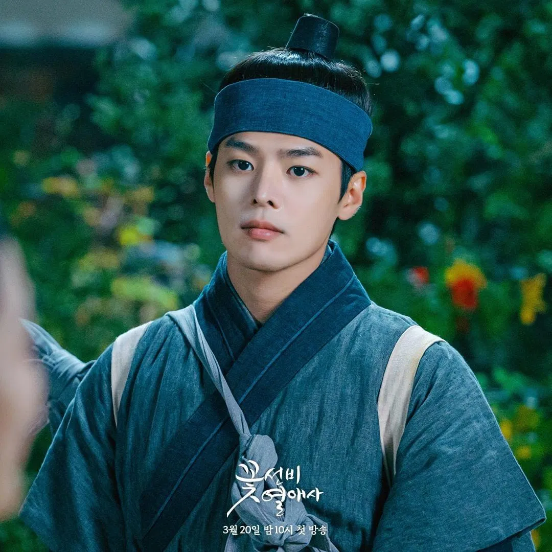 Nét lạnh lùng trong tạo hình của Ryeoun trong vai Kang San ( Ảnh: Instagram) Nét lạnh lùng trong tạo hình của Ryeoun trong vai Kang San ( Ảnh: Instagram)