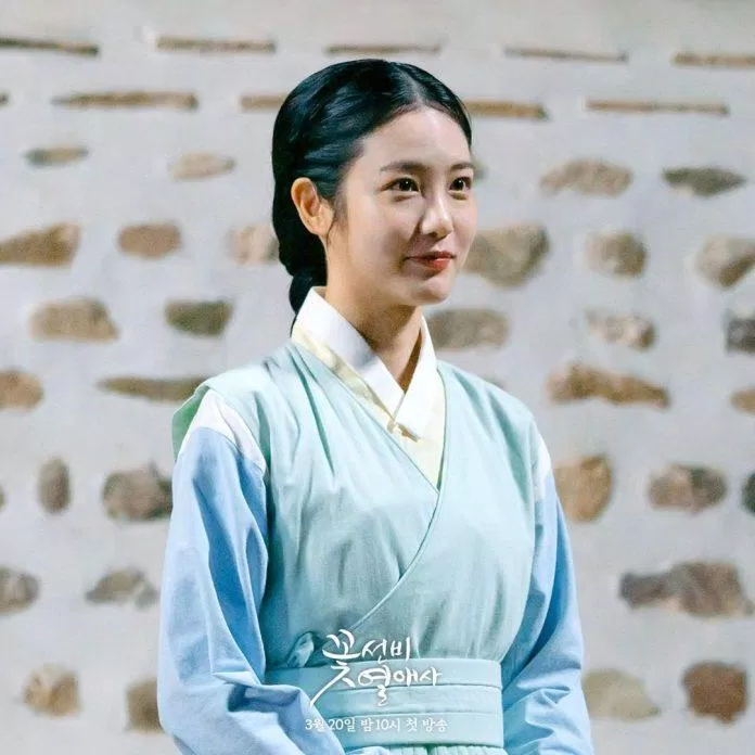 Shin Ye Eun xinh đẹp trong tạo hình cổ trang trên phim (Ảnh: Instagram)