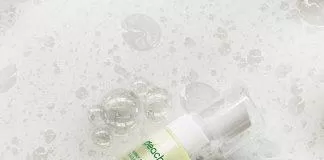 Sữa rửa mặt tạo bọt Peacholic Bubbly Soothing Cleanser làm sạch da hiệu quả. Nguồn: Internet