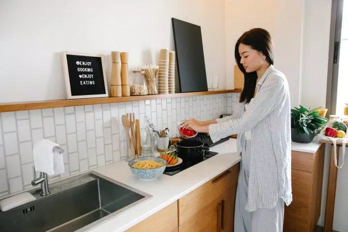Khách hàng mục tiêu của SUNHOUSE vừa là những người phụ nữ hiện đại, độc lập, vừa là những người mẹ, người vợ yêu thương và chăm sóc cho cả gia đình (Ảnh: Internet) Khách hàng mục tiêu của SUNHOUSE vừa là những người phụ nữ hiện đại, độc lập, vừa là những người mẹ, người vợ yêu thương và chăm sóc cho cả gia đình (Ảnh: Internet)