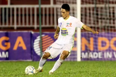Ngay sau khi cùng các đồng đội giành chức vô địch U21 Việt Nam 2015, Thân Thắng Toàn ngay lập tức được đôn lên đội một ở mùa giải 2016 (Ảnh: Internet) Ngay sau khi cùng các đồng đội giành chức vô địch U21 Việt Nam 2015, Thân Thắng Toàn ngay lập tức được đôn lên đội một ở mùa giải 2016 (Ảnh: Internet)