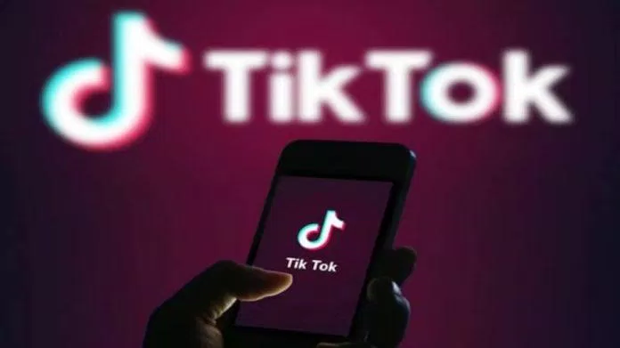 TikTok đưa ra thông báo rằng thời gian sử dụng của người dùng dưới 18 tuổi sẽ được giới hạn ở 1 tiếng/ngày (Ảnh: Internet)