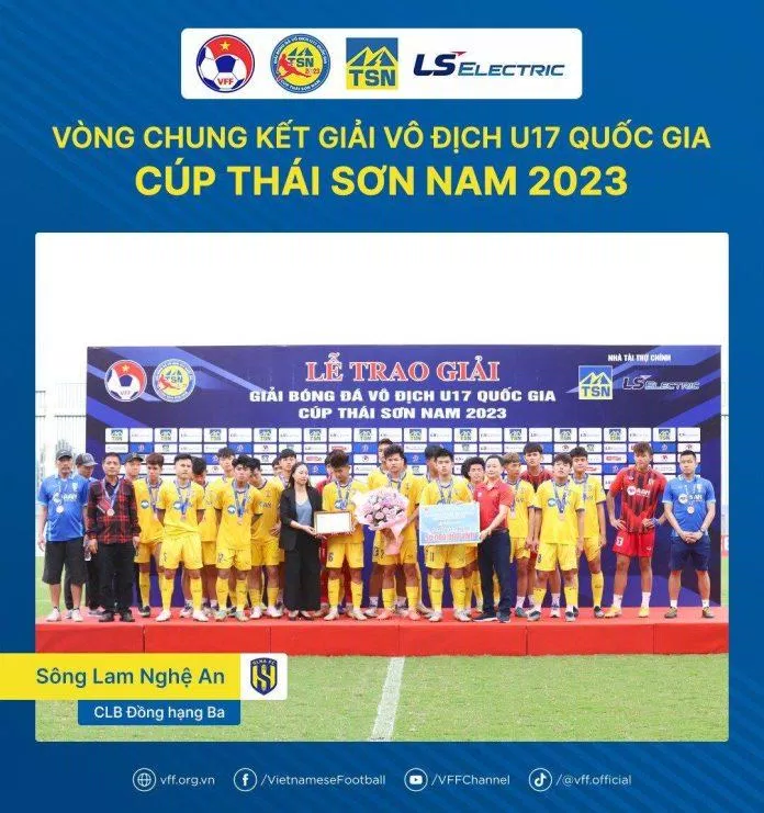 U17 SLNA giành hạng 3 (Ảnh: Internet) U17 SLNA giành hạng 3 (Ảnh: Internet)