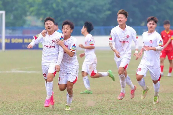 U17 Viettel là đội bóng thứ 2 giành vé đi tiếp chỉ sau 2 lượt trận đầu tiên. (Ảnh: Internet) U17 Viettel là đội bóng thứ 2 giành vé đi tiếp chỉ sau 2 lượt trận đầu tiên. (Ảnh: Internet)