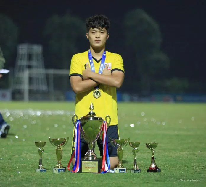 Quốc Việt được mệnh danh là "Vua giải trẻ" mới của Việt Nam sau khi nhiều lần đoạt danh hiệu "Vua phá lưới" ở các giải U17, U19 lẫn U21 Quốc gia (Ảnh: Internet)