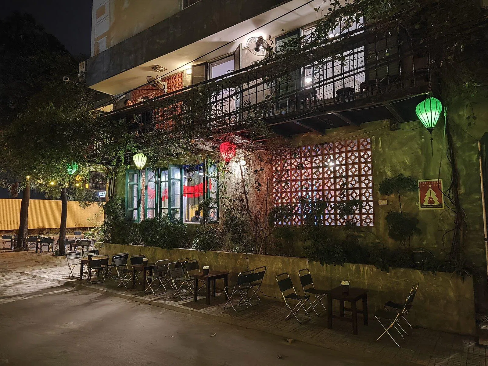 Ảnh chụp vào buổi tối của Xiaomi 13 Lite (Nguồn: Internet)