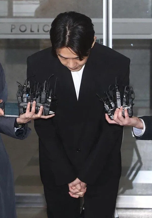 Yoo Ah In đã xin lỗi trước truyền thông. (Ảnh: Internet) Yoo Ah In đã xin lỗi trước truyền thông. (Ảnh: Internet)