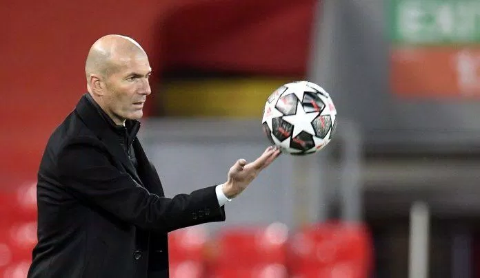 Zidane đang được đồn đoán sẽ là người kế vị chiếc ghế nóng tại Chelsea nếu Potter bị sa thải (Ảnh: Internet) Zidane đang được đồn đoán sẽ là người kế vị chiếc ghế nóng tại Chelsea nếu Potter bị sa thải (Ảnh: Internet)
