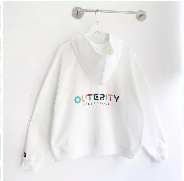 Một trong những sản phẩm áo hoodie của OUTERITY ( Ảnh: Internet)