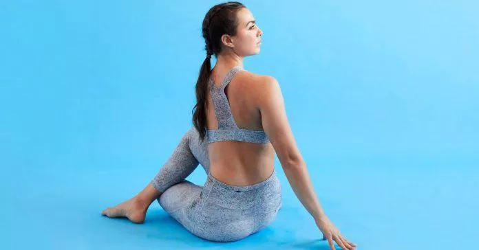 Seated Spinal Twist - Tư thế ngồi vặn cột sống (Ảnh: Internet) Seated Spinal Twist - Tư thế ngồi vặn cột sống (Ảnh: Internet)