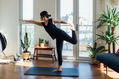 Bài tập yoga về cơ hông dành cho hầu hết những ai muốn cải thiện vùng hông của mình (Ảnh: Intenet) Bài tập yoga về cơ hông dành cho hầu hết những ai muốn cải thiện vùng hông của mình (Ảnh: Intenet)