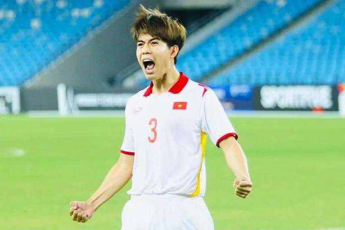 Trung vệ U22 Việt Nam không "ngán" cầu thủ nào của U22 Thái Lan (Ảnh: Internet) Trung vệ U22 Việt Nam không "ngán" cầu thủ nào của U22 Thái Lan (Ảnh: Internet)