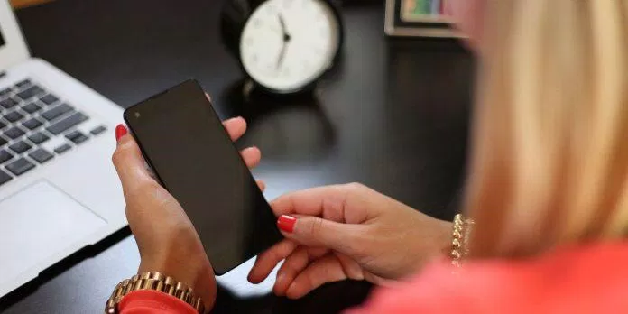 Cách kiểm tra màn hình bị hư rất đơn giản (Ảnh: Internet) Cách kiểm tra màn hình bị hư rất đơn giản (Ảnh: Internet)
