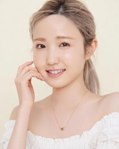Hitomi (Ảnh: Internet)