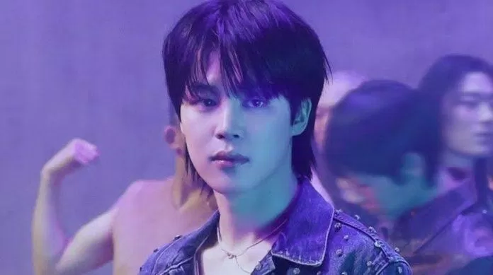 Jimin trong MV "Like Crazy" (Ảnh: Internet)