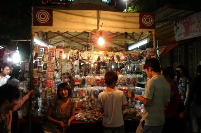 Khu chợ sinh viên giá tốt, chất lượng tại Hà Nội để bạn mua sắm thỏa thích. (Ảnh: Internet)
