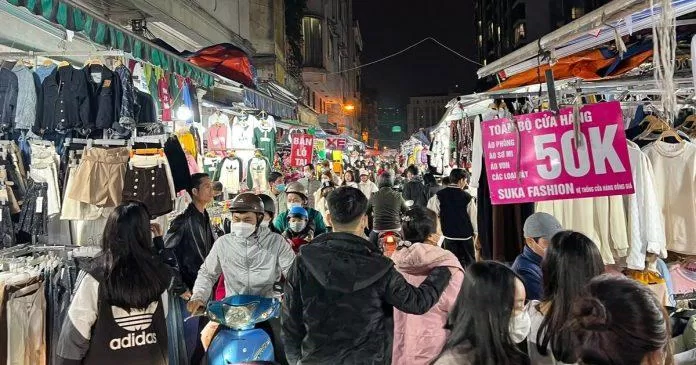 Khu chợ sinh viên giá tốt, chất lượng tại Hà Nội để bạn mua sắm thỏa thích. (Ảnh: Internet)