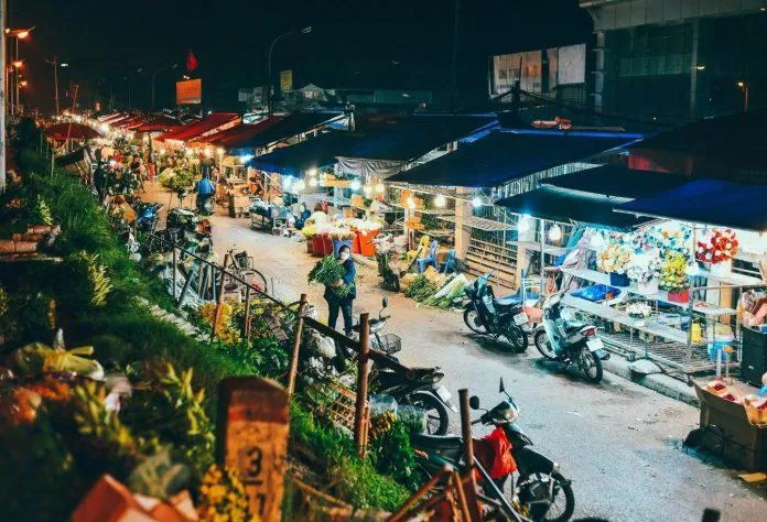 Khu chợ sinh viên giá tốt, chất lượng tại Hà Nội để bạn mua sắm thỏa thích. (Ảnh: Internet) Khu chợ sinh viên giá tốt, chất lượng tại Hà Nội để bạn mua sắm thỏa thích. (Ảnh: Internet)