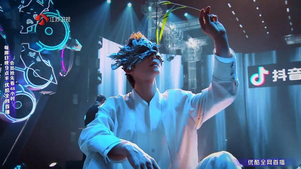 Lưu Vũ thể hiện xuất sắc tại "Vũ Vương Giấu Mặt"