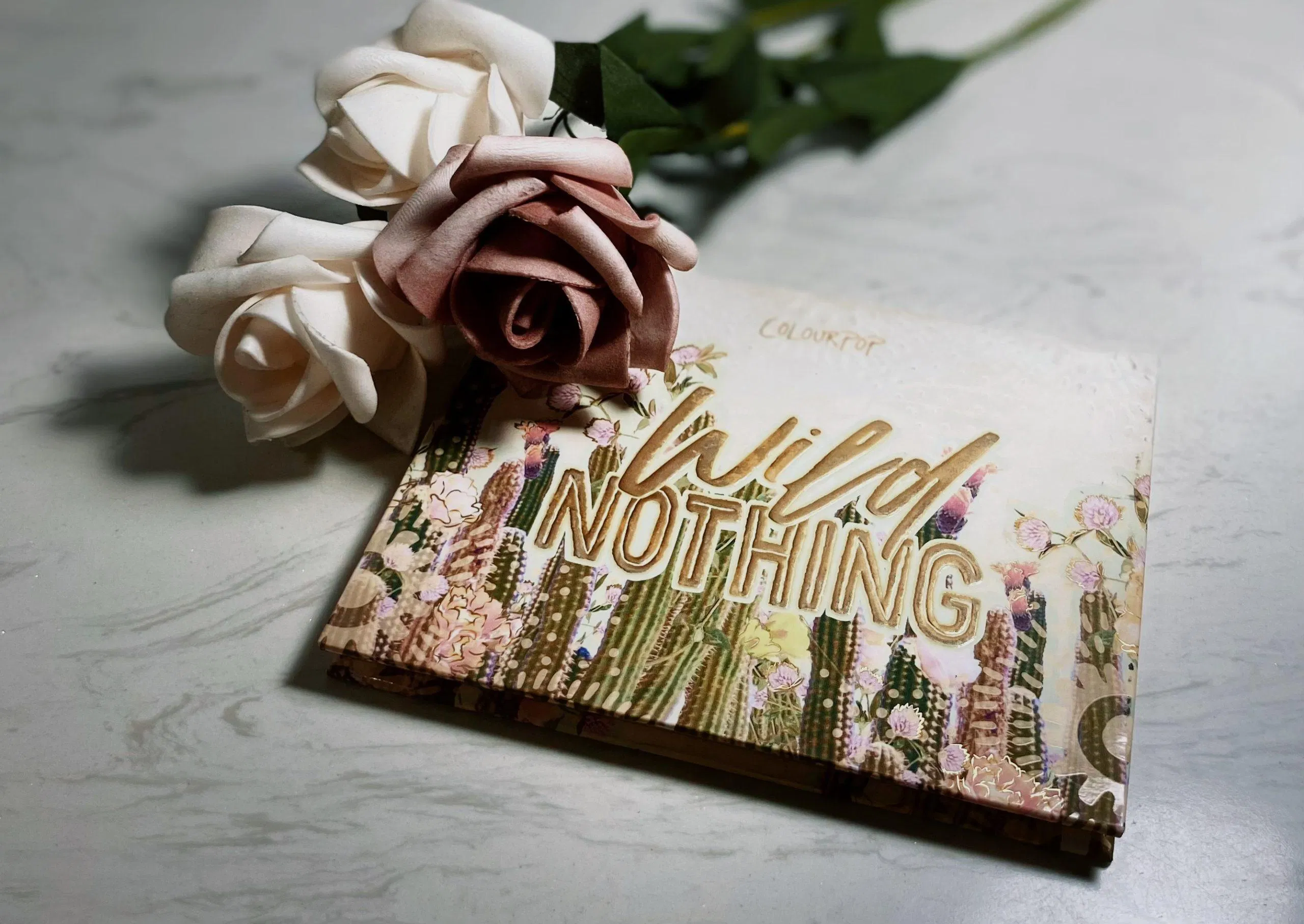Thiết kế bảng phấn mắt Colourpop Wild Nothing Eyeshadow Palette (nguồn: Minh Như)
