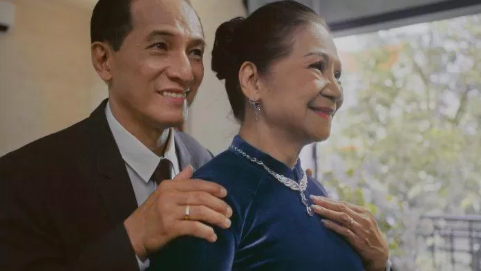 Với cặp vợ chồng 35 năm gắn bó, khoảnh khắc đẹp đó là ký ức về ngày cưới giản đơn nhưng hạnh phúc, là những khung hình ghi lại những cột mốc đẹp nhất của hai người từ khi son trẻ tới lúc sang tuổi xế chiều (Ảnh: Internet) Với cặp vợ chồng 35 năm gắn bó, khoảnh khắc đẹp đó là ký ức về ngày cưới giản đơn nhưng hạnh phúc, là những khung hình ghi lại những cột mốc đẹp nhất của hai người từ khi son trẻ tới lúc sang tuổi xế chiều (Ảnh: Internet)