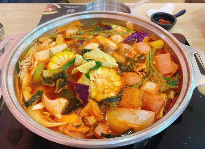 Món lẩu của nhà hàng. (Ảnh: Internet)
