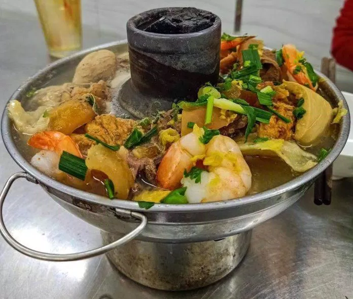 Thiên đường đồ Hoa: Bạn đã ghé 15 quán ăn quận 5 này chưa? ẩm thực Sài Gòn An Duyên Chợ Lớn bánh bao Bò Nướng Phố Nguyễn Chí Thanh Cháo lòng Tân Hiệp Cơm gà Đông Nguyên dimsum Dimsum Ông Sủi Hào Huê Quán Dimsum Alacarte hủ tiếu Hủ tiếu Bánh bao Cả Cần Hủ tiếu dê Tiến Nhân Kowloon Bing Sutt Laikee Mì Gia nhà hàng nhà hàng chay Nhà hàng Chay Bếp xanh An Duyên Quận 5 quán ăn Quán Ăn Dân Ích Quán Ăn Maika quán ăn người Hoa quán ăn quận 5 Quán Cơm Chay Lục Diệp quán Hoa Sài Gòn Sandwich Hamburger Chía Núi thiên đường thông tin