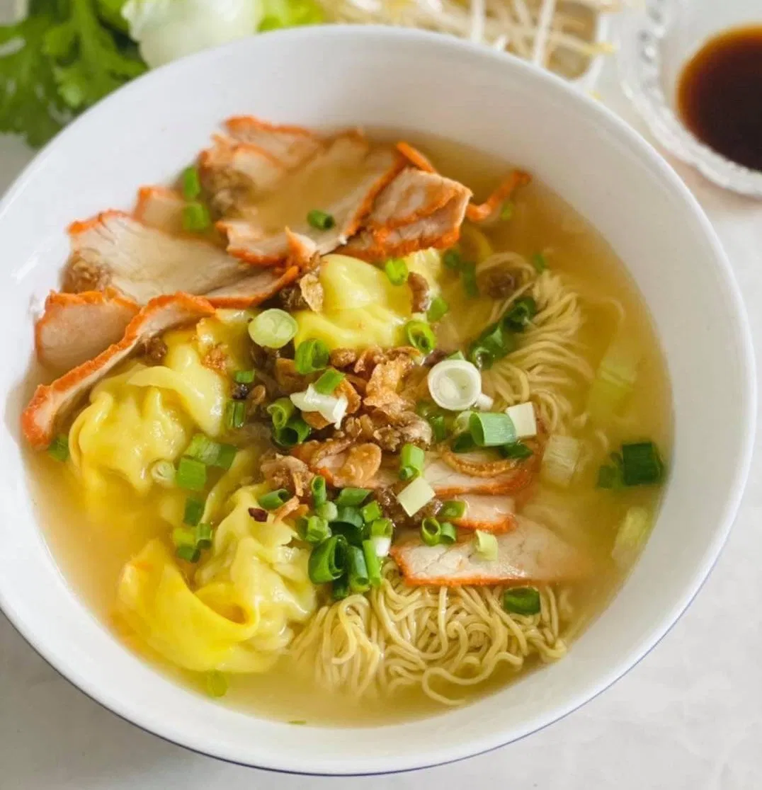 Hủ tiếu - Bánh bao Cả Cần. (Nguồn ảnh: Internet)