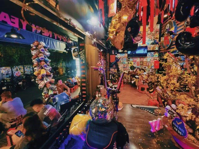 Midway Cafe (Ảnh: Internet)