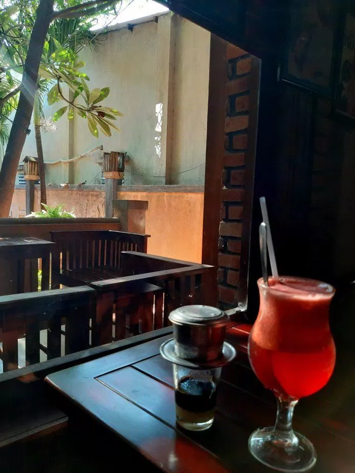 Top 20 quán cafe Vũng Tàu đẹp ấn tượng cho một buổi relax hết mình ẩm thực An Coffee Bean ấn tượng BlogAnChoi cà phê Cà phê Nét Xưa Cafe Art Mio Cafe Hải Đăng Xưa CARIBAN COFFEE Du lịch E COFFEE Gazebo hấp dẫn Havana Coffee Heli Coffee highlands coffee khám phá Lightroom Coffee NaLi Beach Ngọc Tước Book Cafe nổi tiếng PALMA the garden café quán cafe quán cafe Vũng Tàu quán ngon She s Coffee SOHO Coffee The Coffee House thiết kế thông tin thú vị Top 10 Top 15 Top 20 Ừ Coffee More Việt Nam Vũng Tàu Yuta Cafe