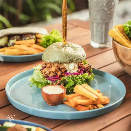 Roots Plant-based Cafe - Healthy Vegan Restaurant. (Nguồn ảnh: Internet)