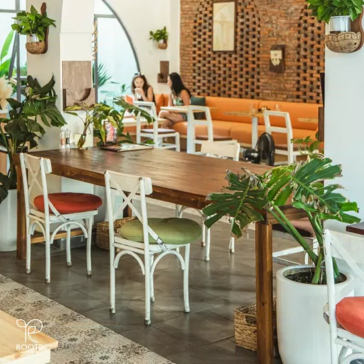 Roots Plant-based Cafe - Healthy Vegan Restaurant. (Nguồn ảnh: Internet)