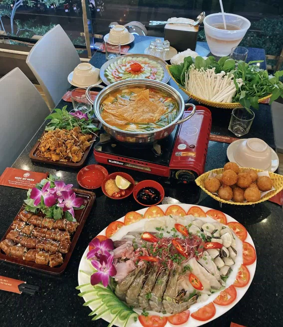 Nhà Hàng Ngọc Mỹ Nhân