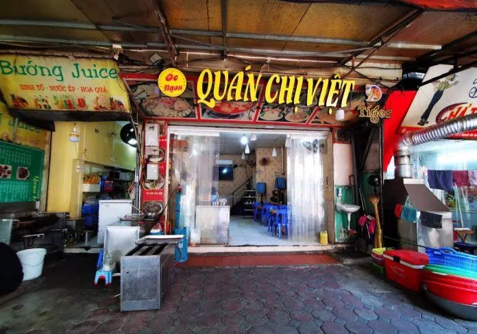 Không gian bên ngoài của quán. (Ảnh: Internet)