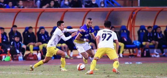 William Henrique có chiều cao 1m88, có thể thi đấu ở mọi vị trí trên hàng công (Ảnh: Internet) William Henrique có chiều cao 1m88, có thể thi đấu ở mọi vị trí trên hàng công (Ảnh: Internet)