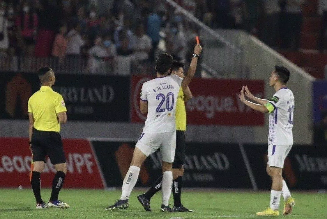 Văn Quyết của Hà Nội FC bị phạt 40 triệu đồng (Ảnh: Internet) Văn Quyết của Hà Nội FC bị phạt 40 triệu đồng (Ảnh: Internet)