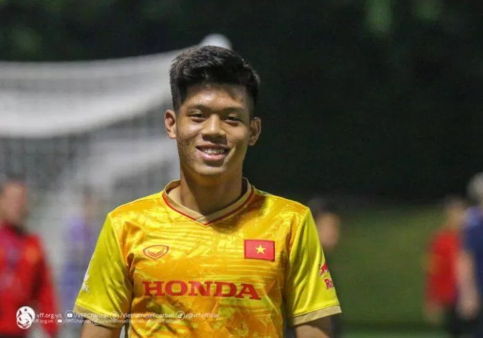 Tuy được thi đấu liên tục ở nnhiều cấp độ, từ V.League đến U19, U20 và U23 nhưng Đức Việt vẫn bị gạch tên ở giai đoạn quan trọng nhất do màn thể hiện của anh không thuyết phục được HLV Troussier. (Ảnh: Internet)