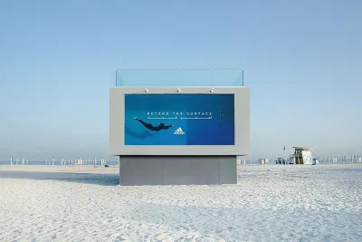 The Liquid Billboard cao 5m, sâu 3m được đặt tại Kite Beach (Ảnh: Internet) The Liquid Billboard cao 5m, sâu 3m được đặt tại Kite Beach (Ảnh: Internet)