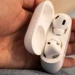 AirPods bị lỗi có thể do nhiều nguyên nhân (Ảnh: Internet)
