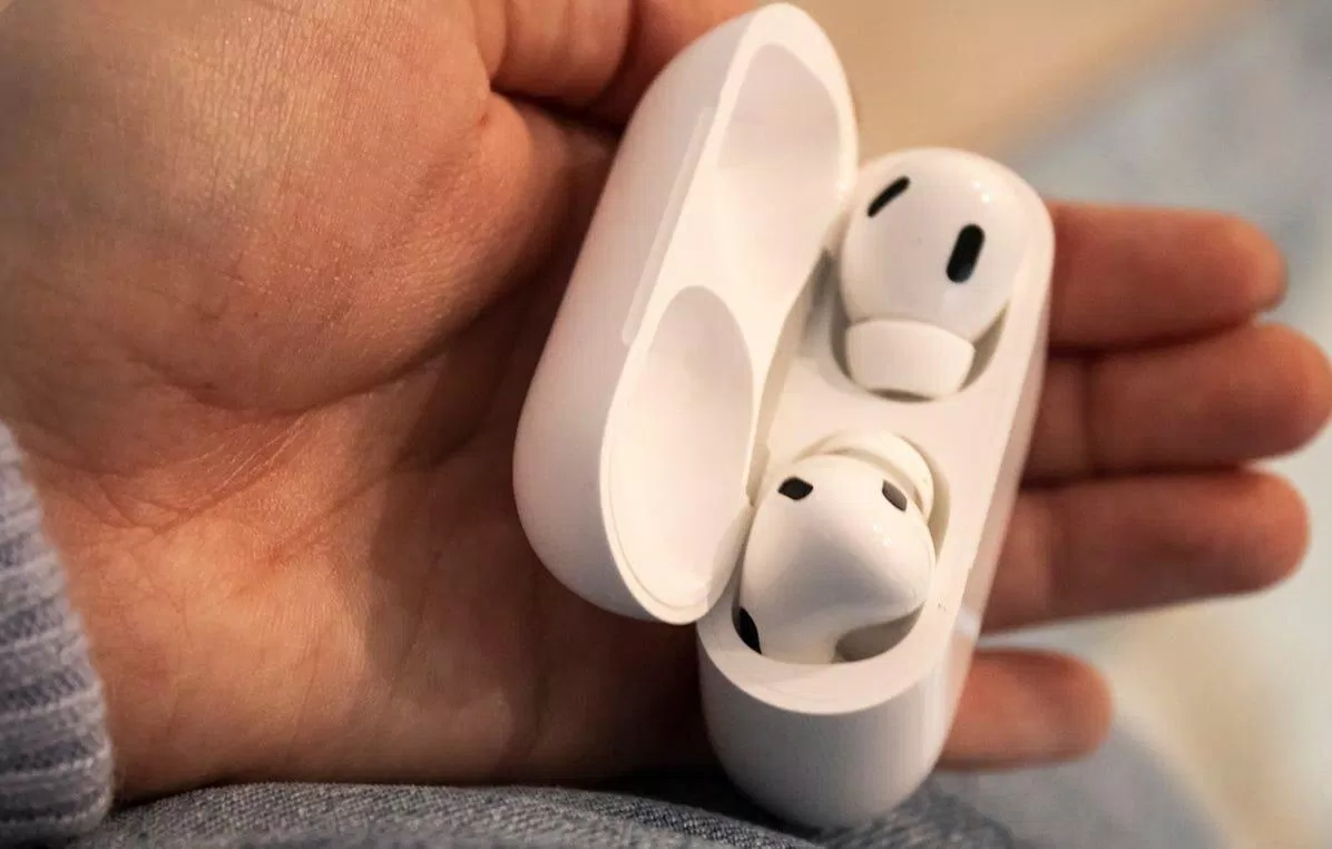 AirPods bị lỗi có thể do nhiều nguyên nhân (Ảnh: Internet)