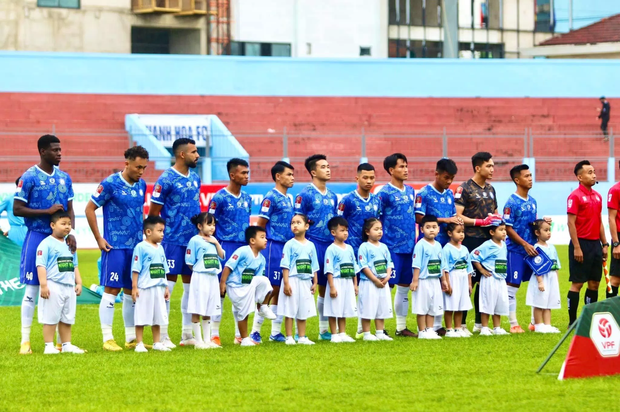 Quay trở lại V-League sau 3 năm vắng bóng, đội bóng phố Biển đang có màn trình diễn tương đối tốt với những bước tiến chậm mà chắc (Ảnh: Internet)