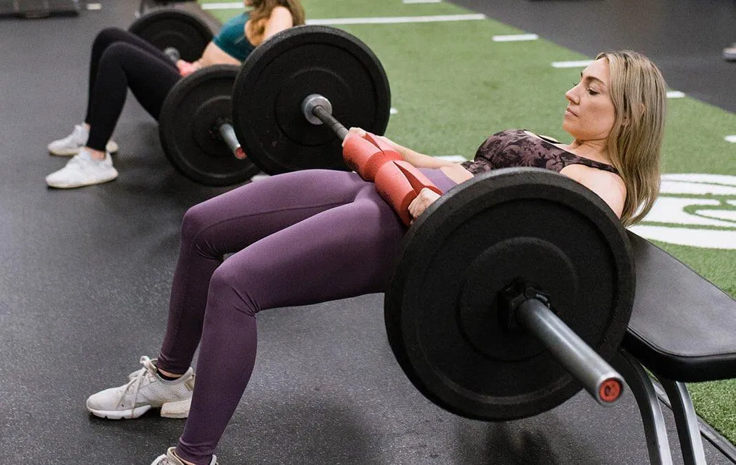 Bài tập Hip thrusts (Ảnh: Internet) Bài tập Hip thrusts (Ảnh: Internet)